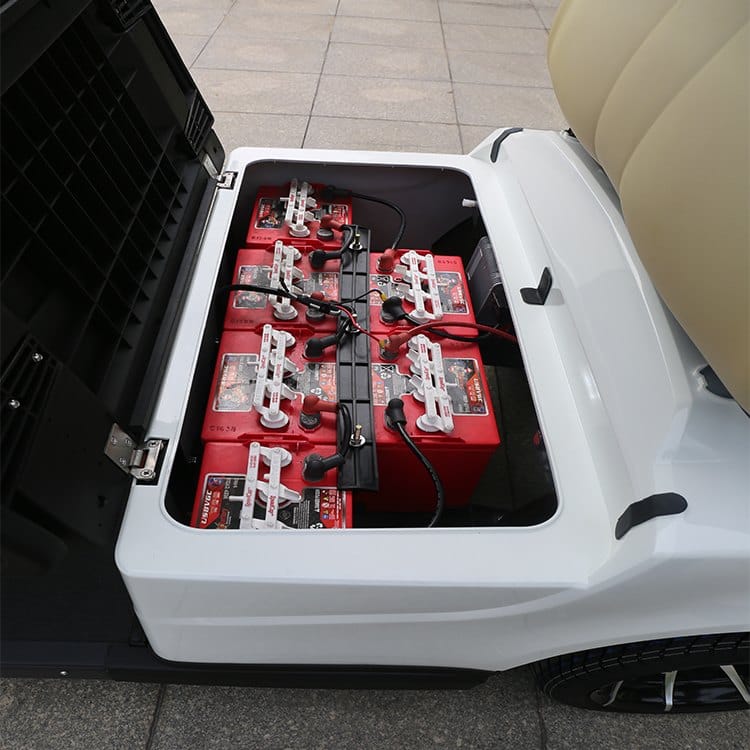 4 seater electric golf buggy with a cargo box rated to 100 kg